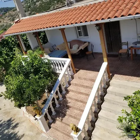 Denaj House