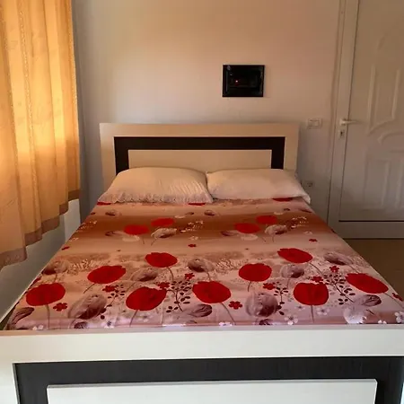 Guest house Denaj House