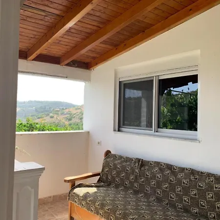 Denaj House Guest house *