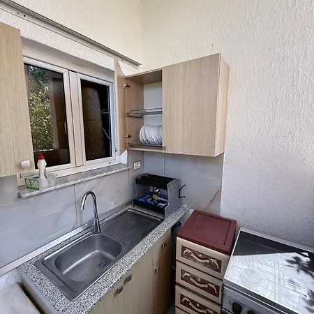 Denaj House Pensjonat 3*