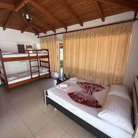 Denaj House 3* Himara