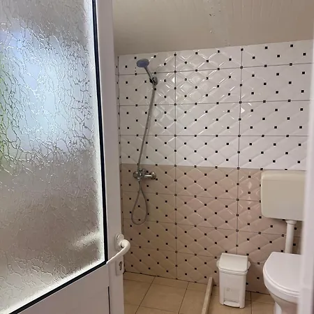 Denaj House هيماري