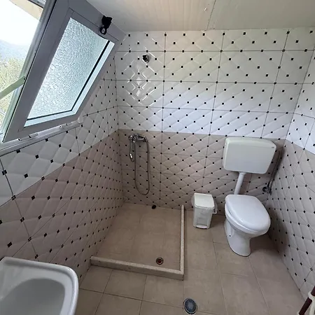 Πανσιόν Denaj House