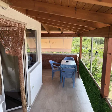 Πανσιόν Denaj House 3*