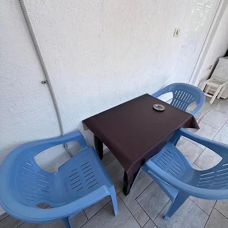 Πανσιόν Denaj House Χειμάρρα